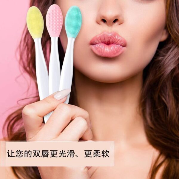 Silicone Nose Cleansing Brush – Soft Exfoliating Facial Tool for Deep Pore Cleaning & Blackhead Removal